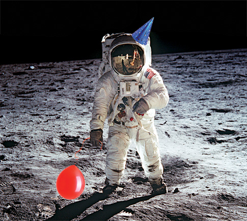 FYI: Would a Helium-Filled Balloon Float on the Moon?