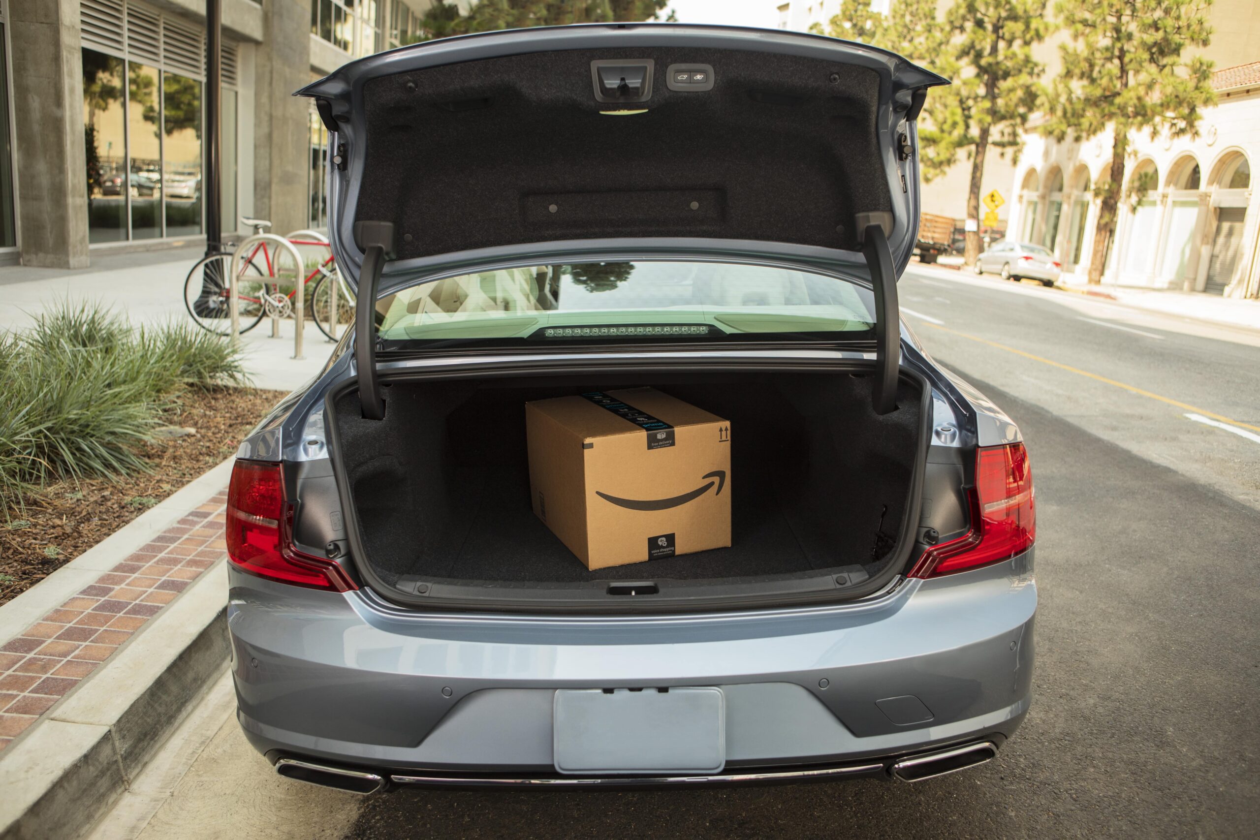 What Amazon’s in-car delivery service means for your vehicle’s future