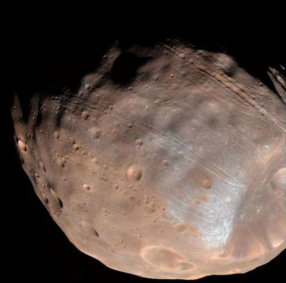 Mars’s Moon Phobos Is Falling Apart