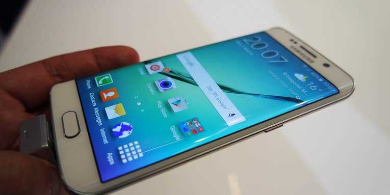 The Samsung Galaxy S6 Edge Offers Super-Quick Charging and Beautiful Display
