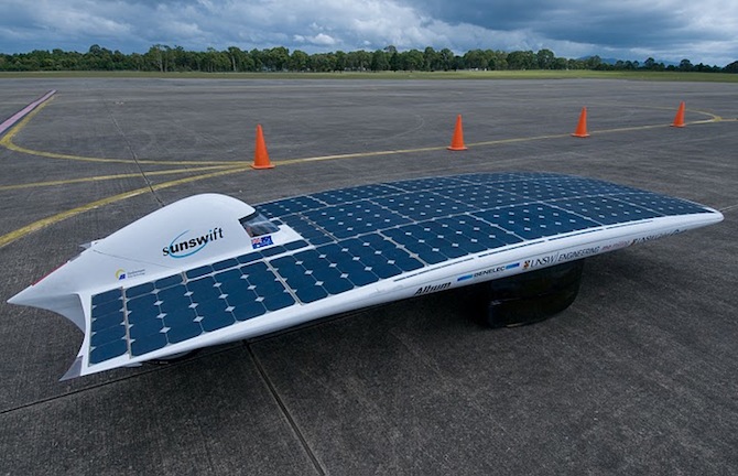 Video: Solar-Powered Car Sets New World Speed Record in Australia