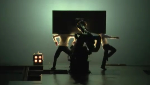 An Industrial Robot Arm Turned Performance Artist Steals the Show