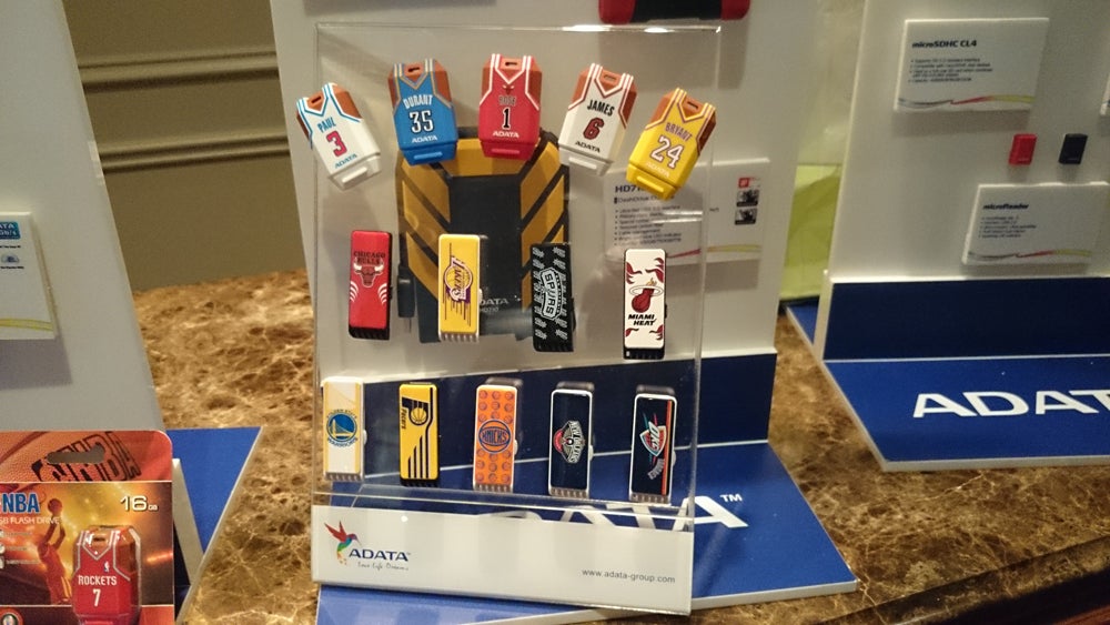 Attention sports fans: With Adata's NBA licensed flash drives, you can carry your files around in the limbless, headless torso of your favorite player.