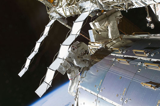 Earth Bacteria Survive a 553-Day Space Exposure on the Exterior of the ISS