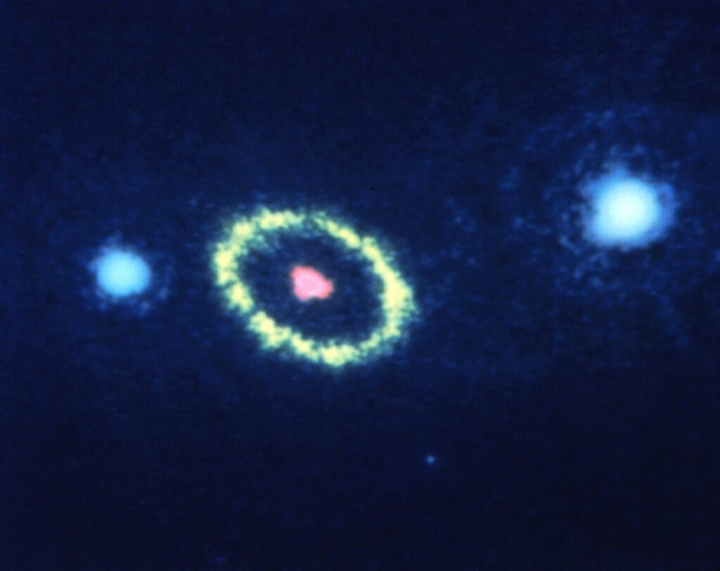 explosion of supernova 1987A remnant in 1990