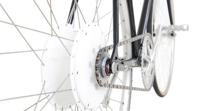 CES 2015: This Bike Wheel Can Push You For 60 Miles [Video]