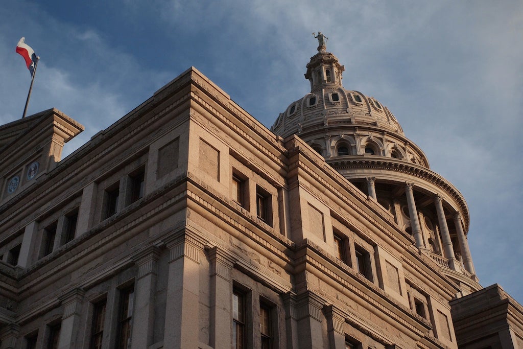 In late-afternoon light, colors, contrast and sharpness are excellent. This is the capitol building in Austin, Texas.
