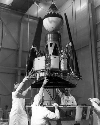 The first of the U.S.'s Ranger series to reach the moon, <em>Ranger 4</em> was supposed to beam back pictures of its descent and collect gamma-ray and radar readings, but after its solar panels failed to deploy, the lifeless craft crash-landed.