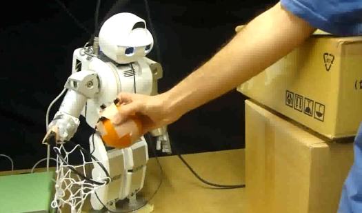 Video: Robot Manipulates Humans’ Arms With Electric Stimulation