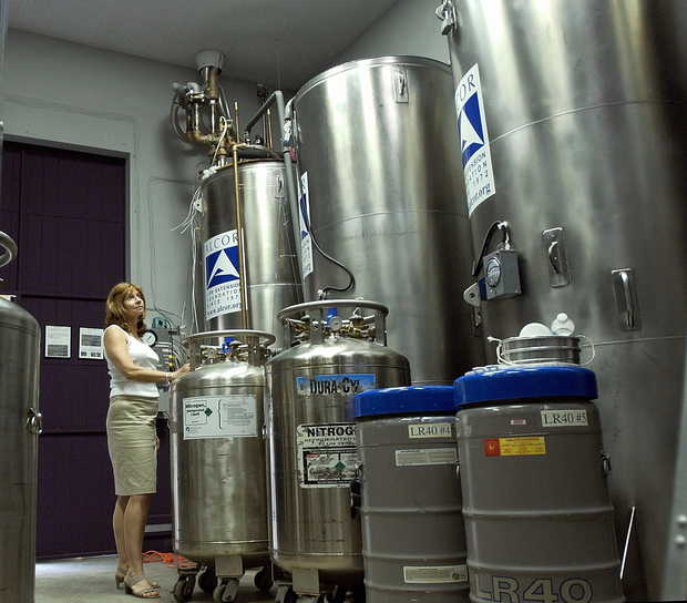 Teenage cancer victim wins the right to be cryogenically preserved