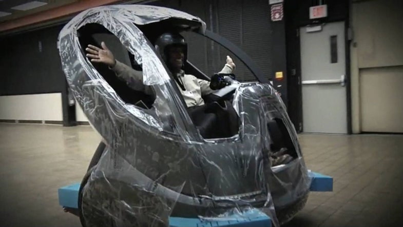 Video: GM Goes Hands-Off With EN-V Robotic Pod Car