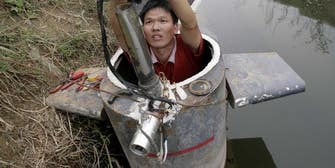 A Chinese DIY submarine made from oil barrels