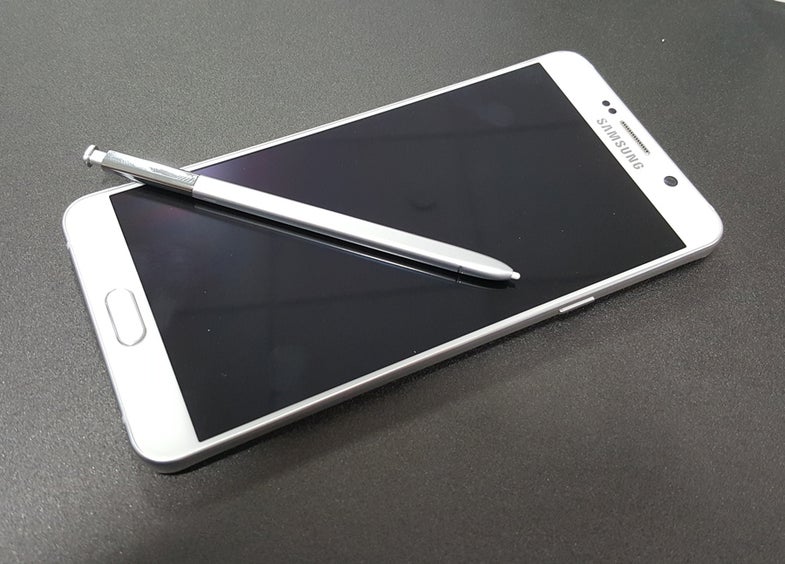 Samsung Galaxy Note 5 Design Flaw Found In Stylus Holder