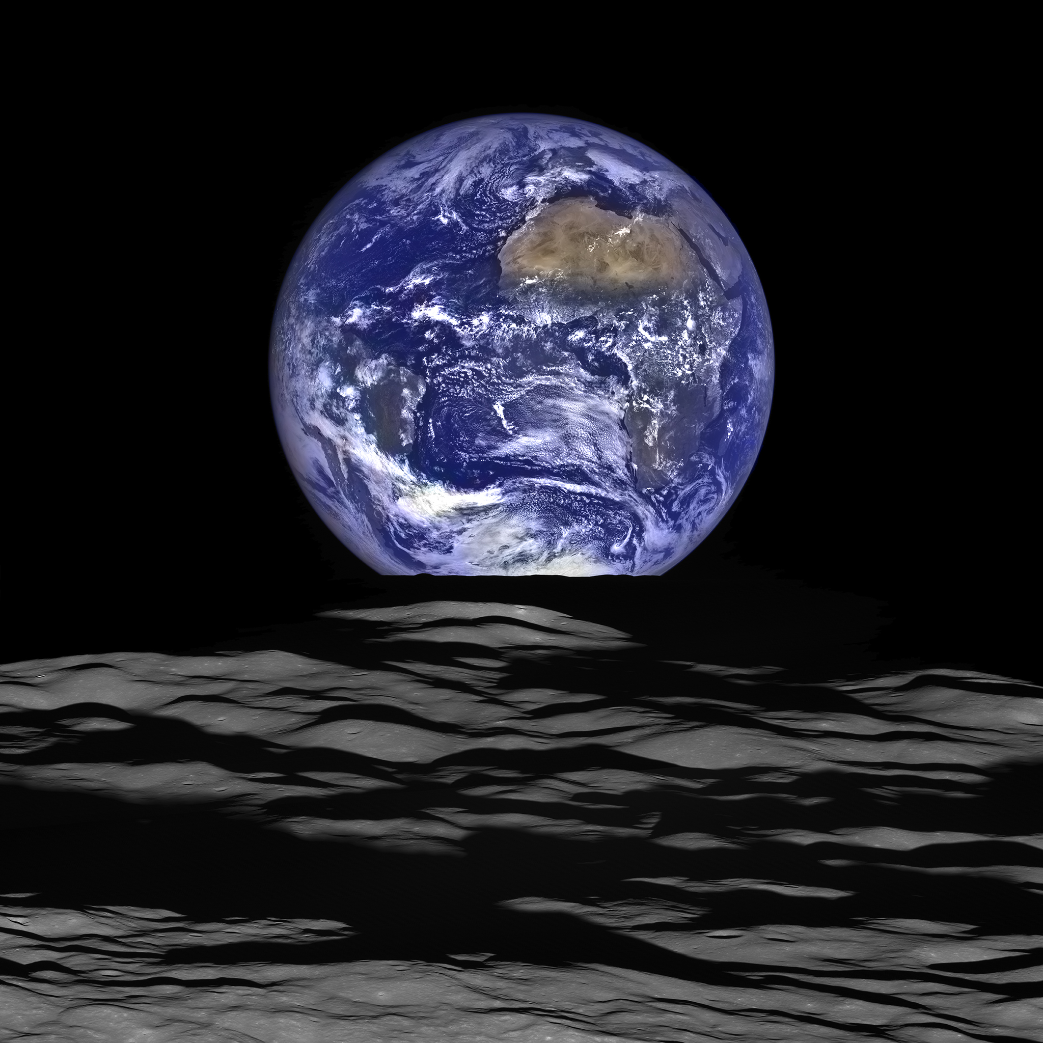 NASA Releases New High-Res Earthrise Image