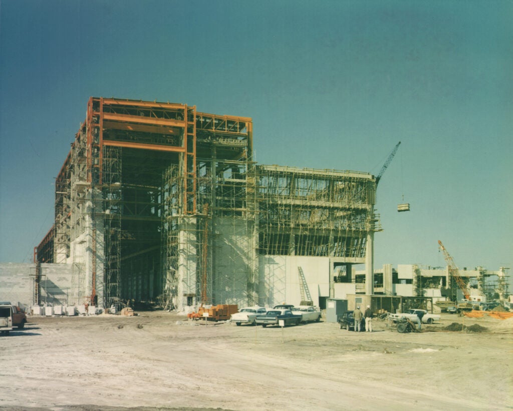 The VAB's high bay are starting to look like a high bay.