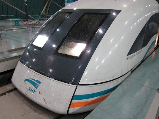 A Brief, Buttery Ride on Shanghai&#8217;s Maglev Train