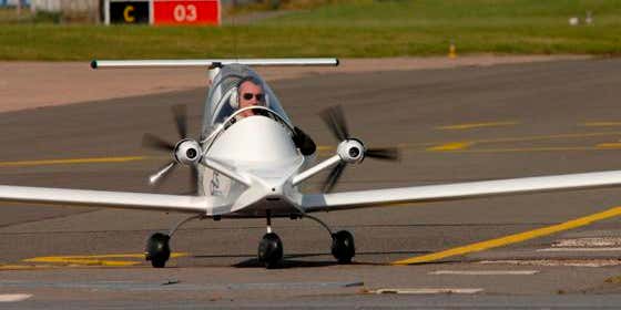 Video: Electric Version of Tiniest Manned Plane Ever Takes to the Skies