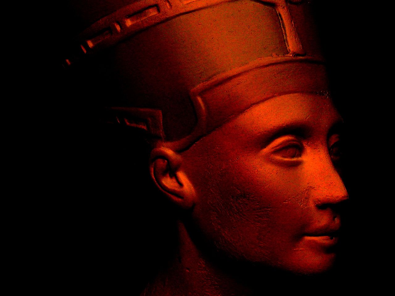 Artists Likely Faked Surreptitious Scan Of Nefertiti Bust