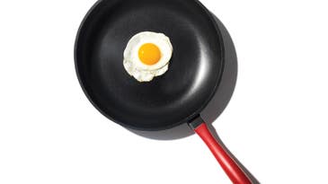 A Frying Pan That Teaches You to Cook