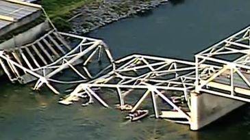 Bridge Collapse in Washington State Sends Two Cars Plunging Into The Skagit River
