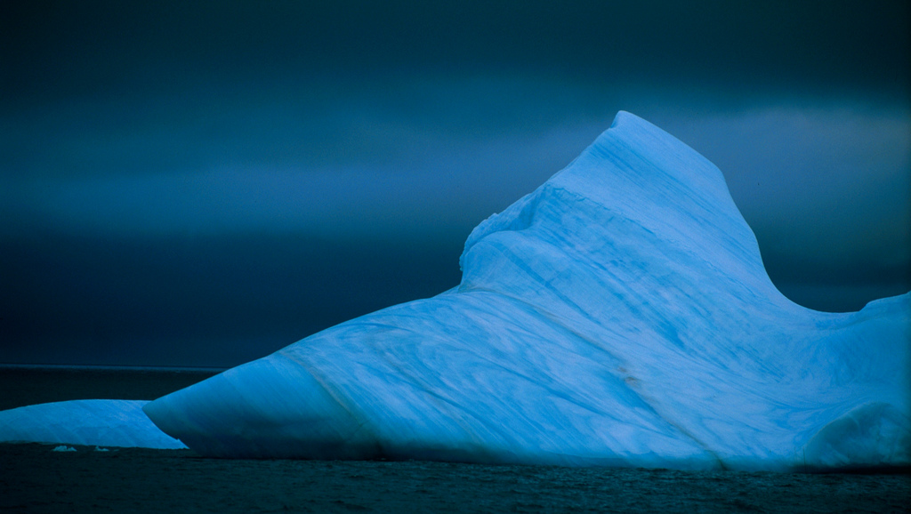 Hundreds of icebergs are suddenly invading shipping lanes