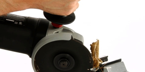 PopSci 5-Minute Project video: nut-and-bolt keychain