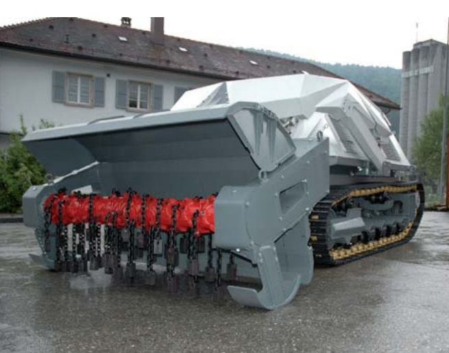 Video: Minesweeping Tank-Bot Shreds Land Mines, Rolling Through Explosions With Ease