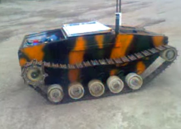 Ukrainian Volunteers Crowdfund Tiny Robot Tank