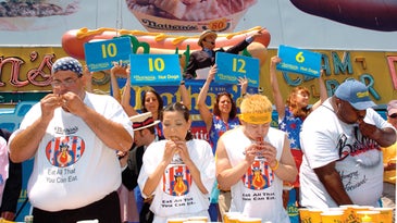 FYI: Do Competitive Eaters Have Unusual Stomachs?