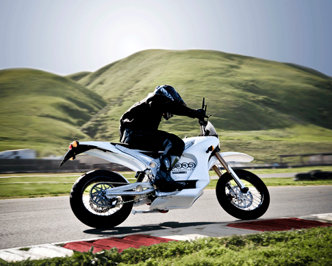 The Zero S is powered by a 58 volt, 300 amp battery system that churns out 23 horsepower with 50 foot pounds of torque.