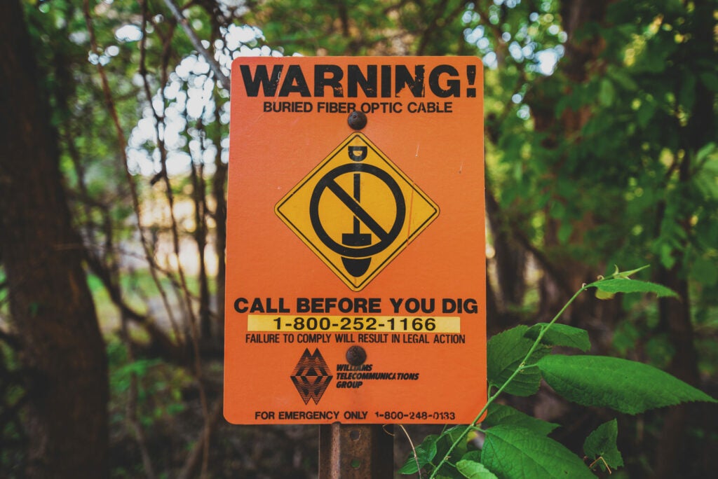 Buried Fiber Optic Cable Warning Sign