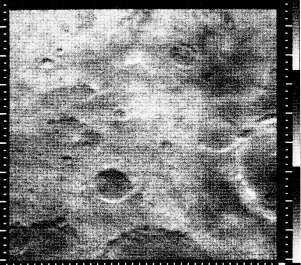 Very Moon-looking craters on Mars seen from Mariner 4.
