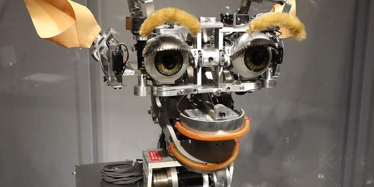 A Suspiciously Silent Robot Can Break The Turing Test