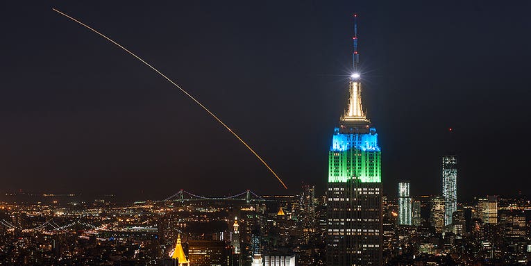 Big Pic: Look At NASA’s LADEE Spacecraft Soaring Over NYC