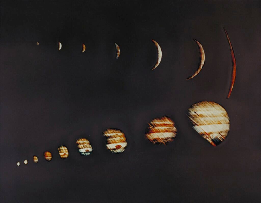 Spacecraft Pioneer 10's images of Jupiter