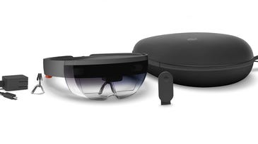 Here’s What’s In The Microsoft HoloLens Box