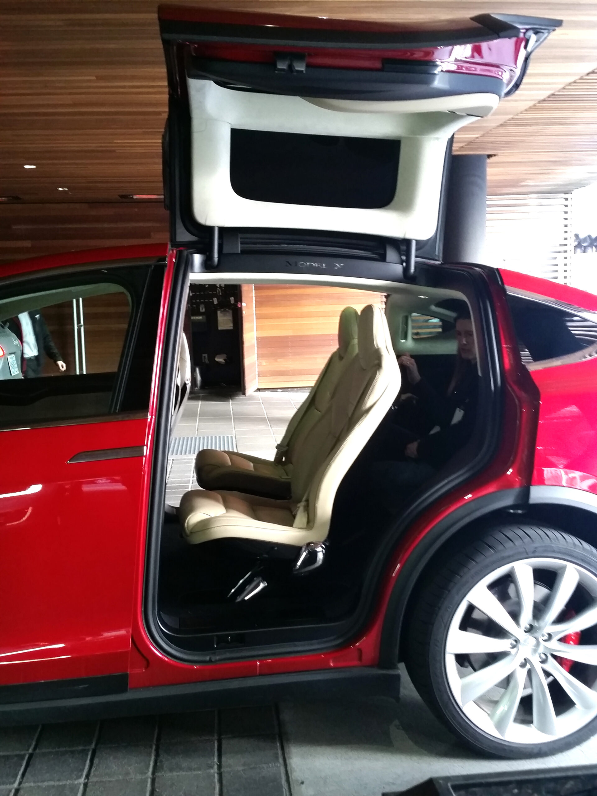 Tesla Model X: “A Bigger, Better Honda CR-V”