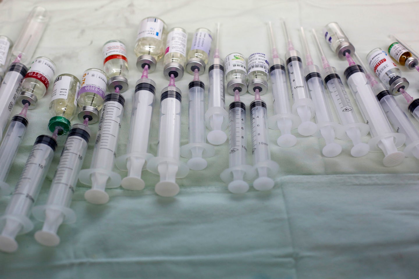 Injectable drugs are pictured inside an injection room at a hospital in Shanghai May 4, 2014. Picture taken May 4, 2014. REUTERS/Aly Song (CHINA - Tags: HEALTH BUSINESS) - RTR3QT2Q