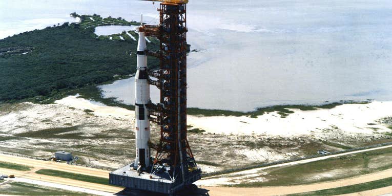Why was the Saturn V Black and White?
