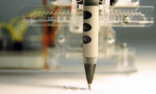 Video: Meet Piccolo, the Pocket-Sized CNC-Robot That Draws What You Design