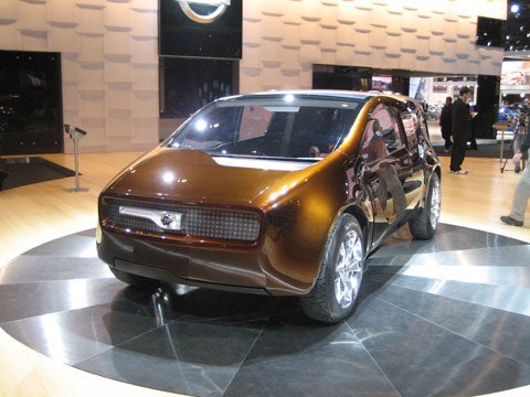 The Nissan Bevel generated a lot of buzz at the show for its unusual-even for a concept-and highly evolved styling. It´s a fully fleshed-out experiment in recreational vehicles. But it´s neither fish nor fowl: not really car-like, not really a van, and not even a crossover by today´s standards in that it´s more oriented toward cargo versatility than passenger capacity.