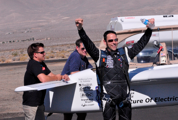 Video: In Nail-Biting Flight, Holder of Electric Bike Speed Record Sets Electric Plane Speed Record