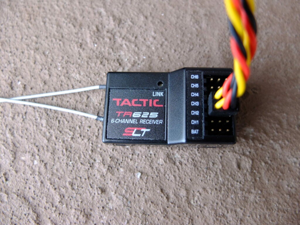 CH2 and CH3 outputs of the R/C receiver