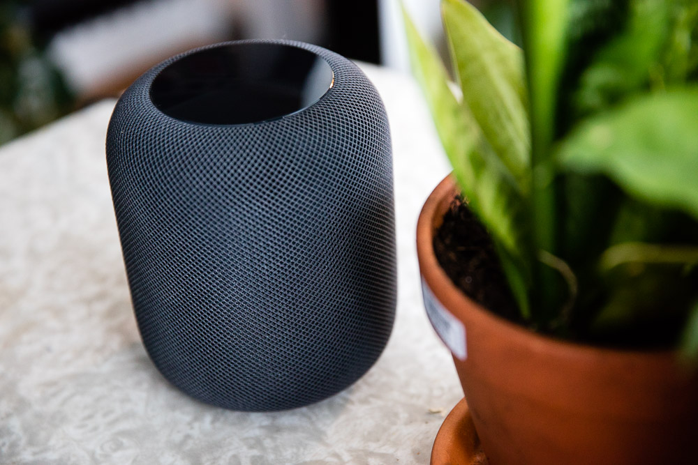 The Apple HomePod smart speaker uses tons of tech to tweak its sound