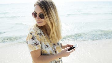 Seeing your phone’s screen while wearing sunglasses just takes one quick trick