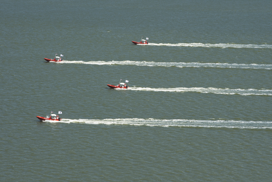 Navy Demonstrates Swarm Of Armed Robot Boats
