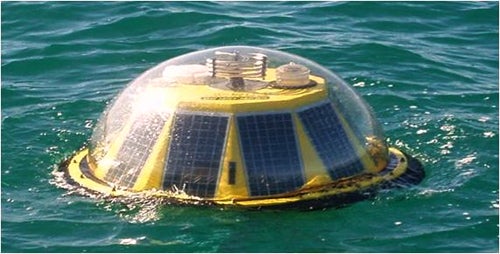 A solar-powered buoy monitors wave height so that engineers can correlate power to swell size.
