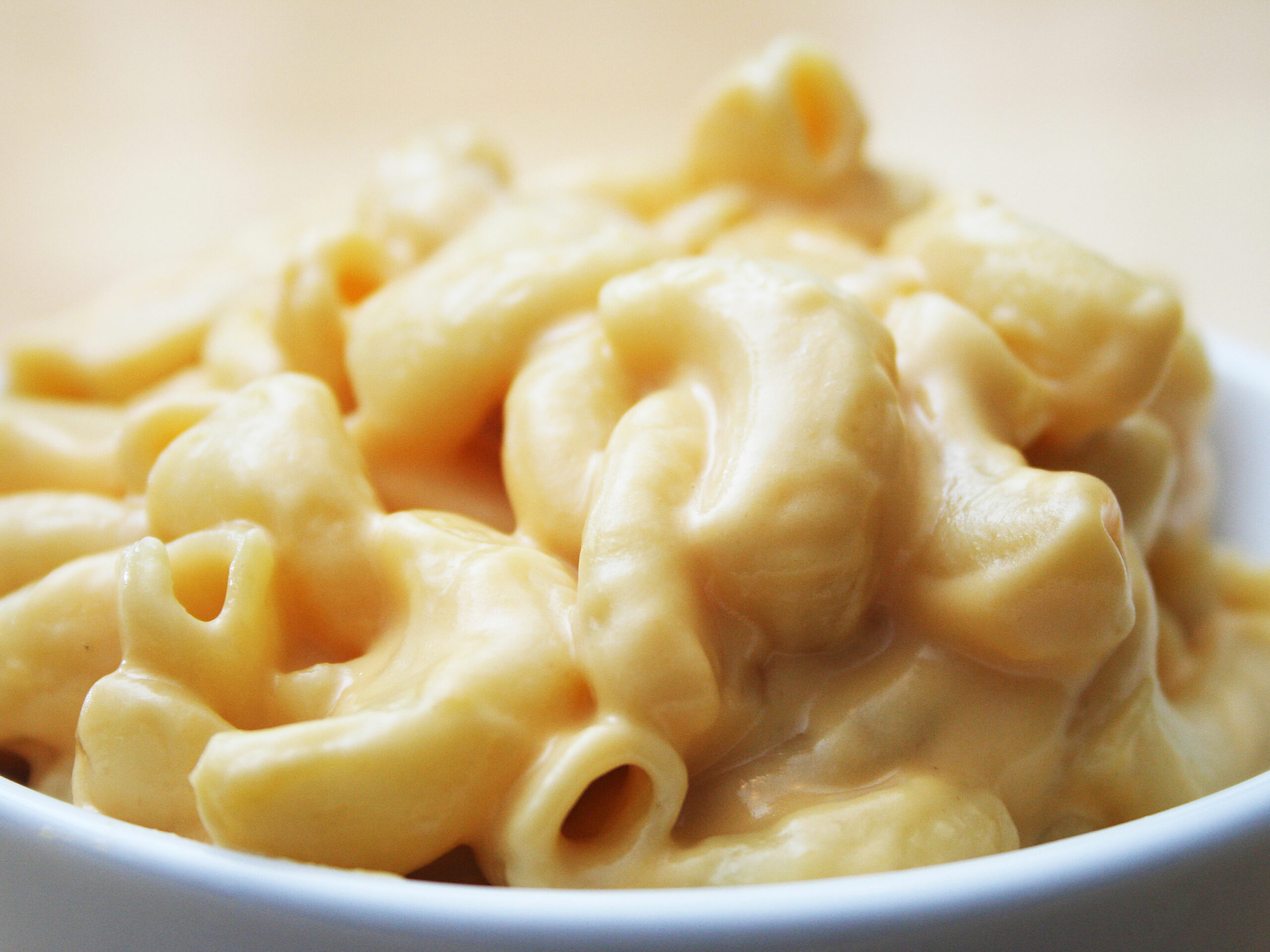 Why your brain loves mac and cheese more than macaroni or cheese alone