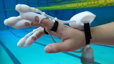 A Glove That Lets You Feel What's Far Below The Water