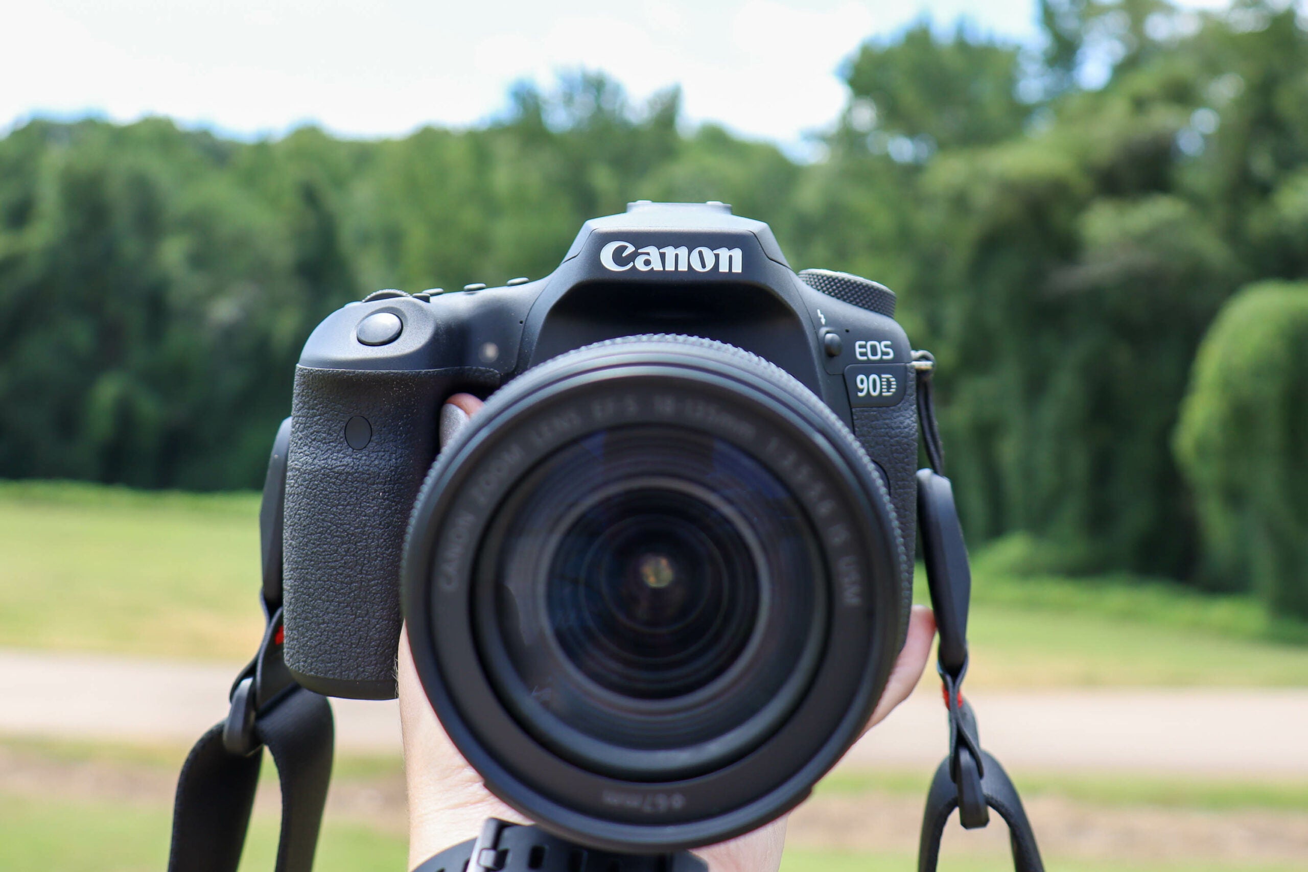 Hands on with the 32.5-megapixel Canon EOS 90D DSLR | Popular Science